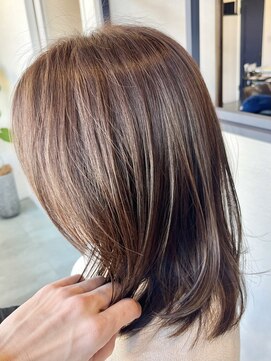 りら(Lilas) ブリーチなし透明感カラーミディアム