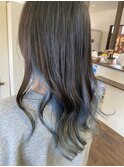 大人気のインナーカラー　水色カラーで個性的