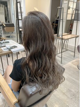 キキ(kiki by KENJE) グレージュ　ハイライト×グラデーション