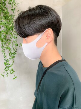テトヘアー(teto hair) センターパート、メンズカット、メンズヘア、ハンサムショート