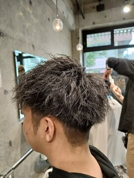 ライズ 綾瀬店(RISE) ゆるめの流行りに逆らうツーブロショートハードツイスト！！