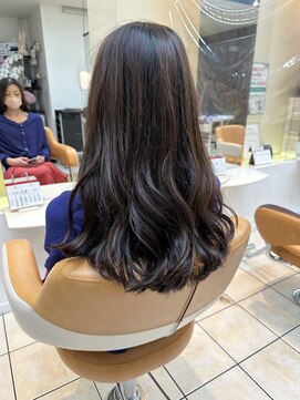 クオリス 上板橋店(QUALIS) 前上がり重た目ワンレンロング巻き髪艶髪スタイル