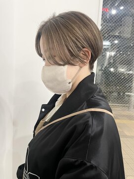 ホリー(HOLLY) ショートボブ＋ハイライト