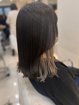 ザビー(THE B) 本八幡×ミディアムスタイル×インナーカラー