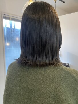 ミルヘアデザイン(mil hair design) 切りっぱなしボブ　ブルーブラック　ブリーチカラー　暗髪