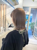 ロマリア(Lomalia)&nbsp;乾かすだけでキマる髪/馴染むハイトーン外ハネボブグレージュ