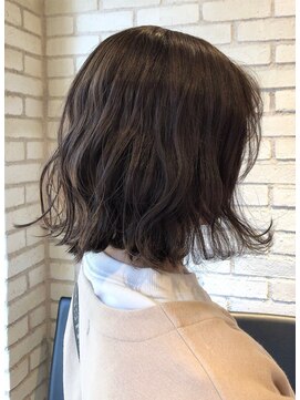 アエラスラナ 相模大野(Aeolus Lana) 切りっぱなしボブ×イルミナグレージュ