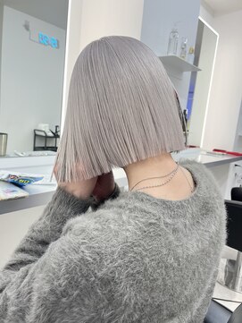 ゼロ 静岡(ZERO) 切りっぱなしボブ×ホワイトシルバー【望月皐太】