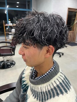 リット×ベリエ(Lit.×belier) ツイストスパイラルパーマ波巻きスパイラル刈り上げマッシュ