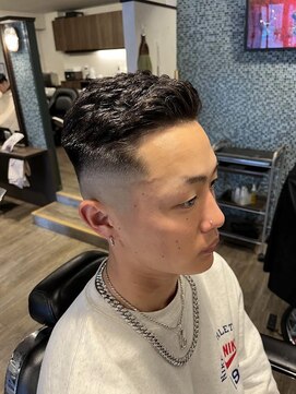 ワンワンオー バーバーショップ 長浜店(@110 BARBER SHOP) ハイフェード×濡れパン