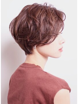 アイスバーグ ウェスト 清澄白河(eyesburg W/est) 20代30代40代くせ毛風ニュアンスパーマ小顔ひし形ショート
