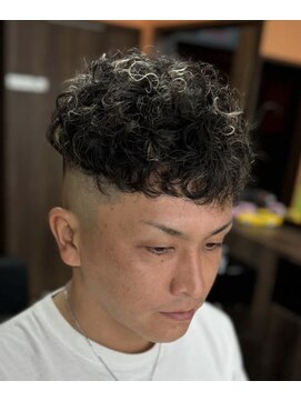 ピシャッとニ代目銀二郎 スペインパーマ