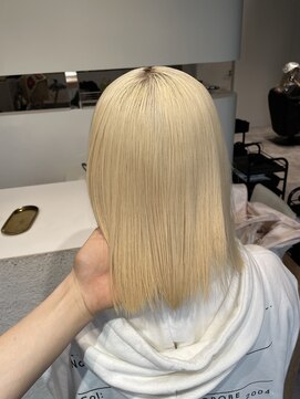 モニカ(MONIQA) ブロンド