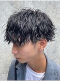 渋谷波巻きスパイラルパーマシャドウパーマメンズセンターパート
