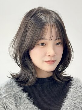 ビューシンサイバシ(VIEW SHINSAIBASHI) 伸ばしかけミディアムレイヤー透明感グレージュ10代20代30代