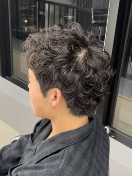 スパイキーショートパーマ