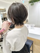 ステアケース ギンザセブン(stair:case ginza7)&nbsp;ナチュラル小顔外ハネショートウルフ耳かけ