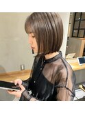 くすみグレージュ