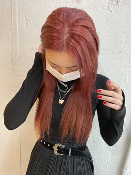 エイト 福岡天神店(EIGHT fukuoka) 韓国風派手レッドカラー