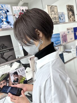 ルートエイチ 市川(Root H) 外ハネボブセクションカラーペールベージュグラデーションカラー