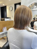 フランチェスカドットボブ(francesca.bob)&nbsp;極細ハイライト×ミルクティーベージュ【渡辺俊弥】梅田