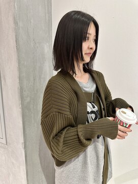 ヨーク(YOKE) YOKE 切りっぱなしボブステップカット外ハネアッシュブラック