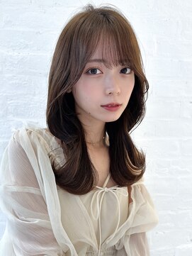 アフロート ルヴア(AFLOAT RUVUA) 小顔バングひし形くびれレイヤーカットメルティーベージュ