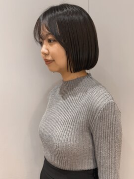 ヤリーバイミクマル(yaree by micmal.) 20代30代大人可愛い切りっぱなしストレート内巻きボブ