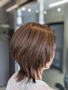 ジールヘアー(GIIL HAIR) ミディアムウルフ