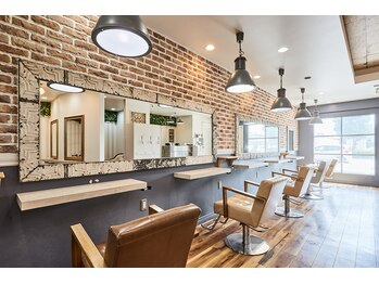 Ursus hair Design by HEADLIGHT 公津の杜 成田店【アーサス ヘアー デザイン】