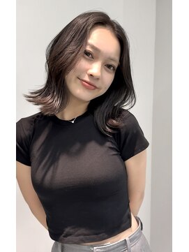 キキ(kiki) レイヤーカット　　＊＊ミディアム