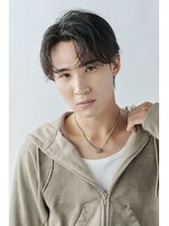 キオナ(Kiona)&nbsp;フェザーショートパーマセンターパート