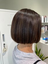 【ナチュラルな白髪ぼかし】白髪を活かすスタイルで、年齢を重ねてもおしゃれを楽しく♪