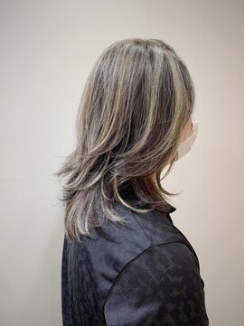 DAMANI 表参道 髪質改善/ヘッドスパ/ハイライト/白髪染め/白髪ぼかし/縮毛矯正 似合わせカット/ミディアムレイヤーカット[表参道駅]