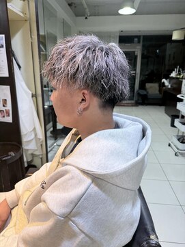 スティラ スムース 高田馬場(Stilla smooth) ホワイトメッシュ×ツイストパーマ