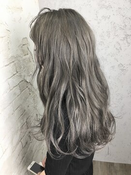 プライズ アイリス 池袋東口店(prize Iris) ホワイティグレージュ/イルミナカラー【池袋/池袋東口/池袋】