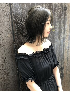 ケプカ(KEPKA) オリーブベージュ 切りっぱなし 外ハネ