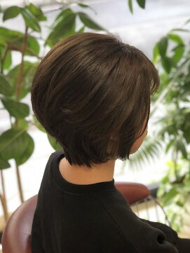 ヘアークリアー せんげん台 大人可愛い 前下がり小顔ショート 30代40代50代