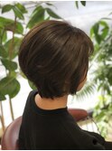 大人可愛い 前下がり小顔ショート 30代40代50代