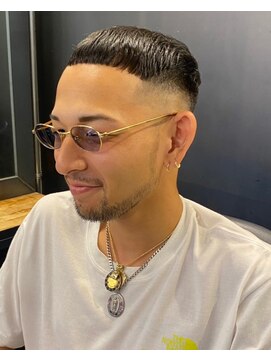 ビンゴ(BINGO) 1253黒髪ツーブロック刈り上げフェードバーバーウェットスタイル