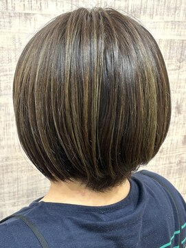 ララ(LALA) 美髪オリーブカラー、髪質改善、レディースショート