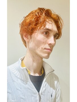 ミドル(MIDDLE) ハイトーンカラー/センターパート/オレンジカラー