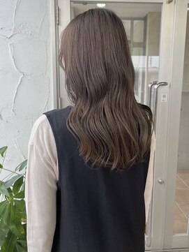 ヒトノワ(Hito.nowa) 柔らかいオリーブグレージュカラー【荒川】