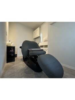 極上のフルフラットシャンプー台×話題の頭浸浴導入*マンツーマン施術であなただけのスタイルに