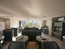 開放感のあるシャンプー台でリラックスできる時間を[ブリーチ/ダブルカラー/インナーカラー/髪質改善]