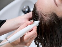 ヘアメディカルサロン 銀座PREMIUM店の雰囲気（専用の機械を使って行う頭皮洗浄はスッキリすると好評◎）