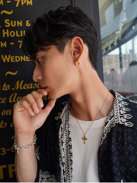 クオル 立川(QOL) ニュアンスセンターパート ビジネスヘア 無造作 フェザーパーマ