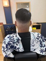 成る髪&nbsp;７．３分けスキンフェード高め