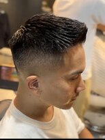 フランクスバーバー アンド ビアークラブ(FRANK'S BARBER and BEER CLUB) MEN’S HAIR/リバースセンターパート/ニュアンスパーマ
