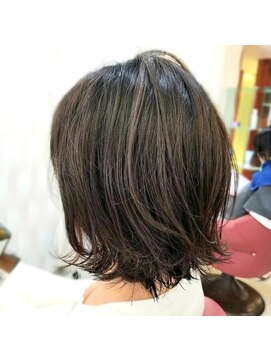 クオリス 赤塚店(QUALIS) 20代30代大人かわいい/切りっぱなし/外ハネ/ボブ/くすみカラー